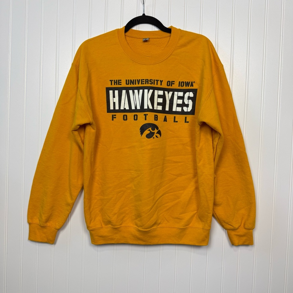 Iowa Hawkeyes Crew Neck Sweatshirt Size Small/Medium Yellow Gold Black Football